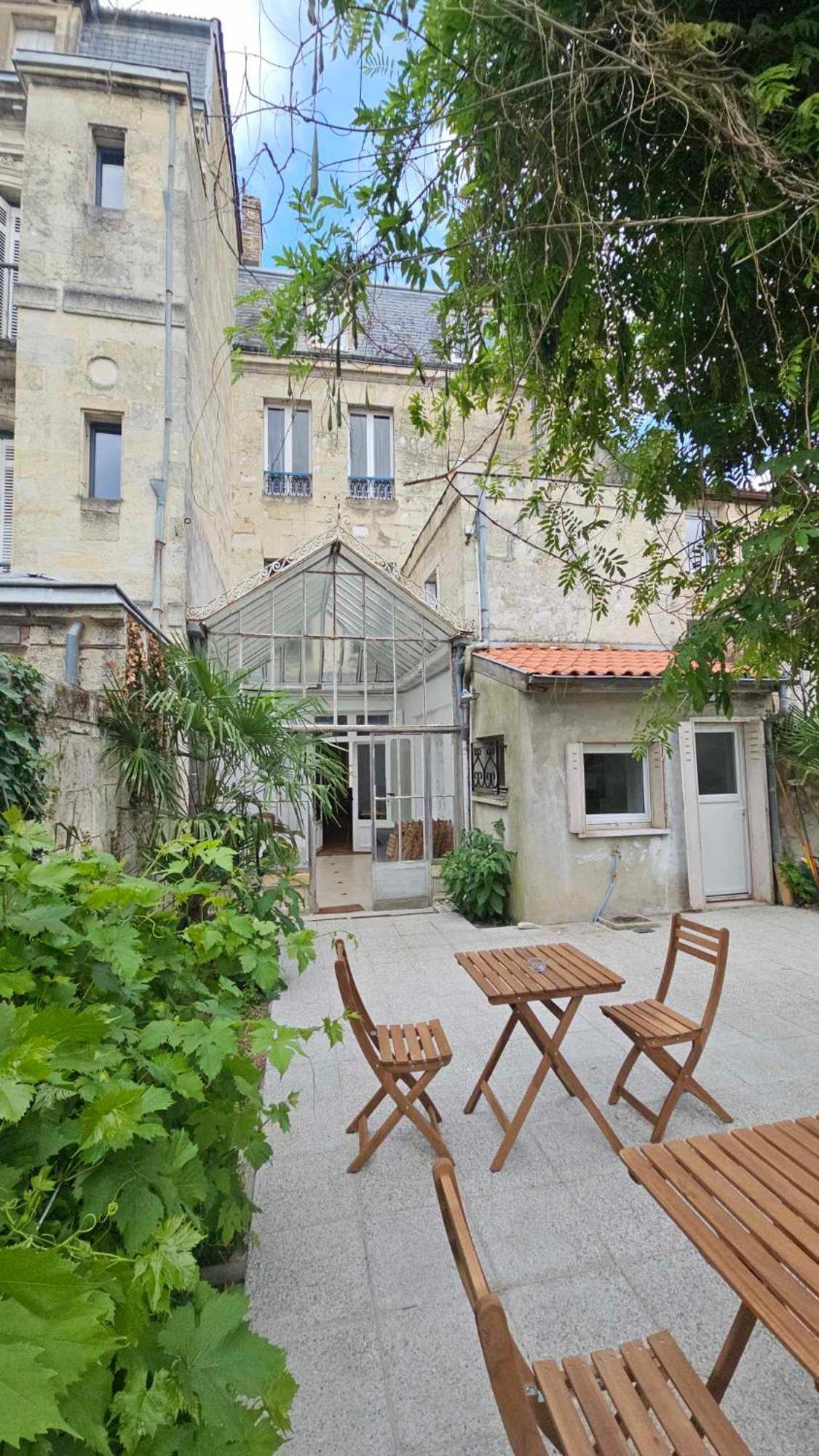 לינה וארוחת בוקר בורדו Le Jardin Cafe מראה חיצוני תמונה