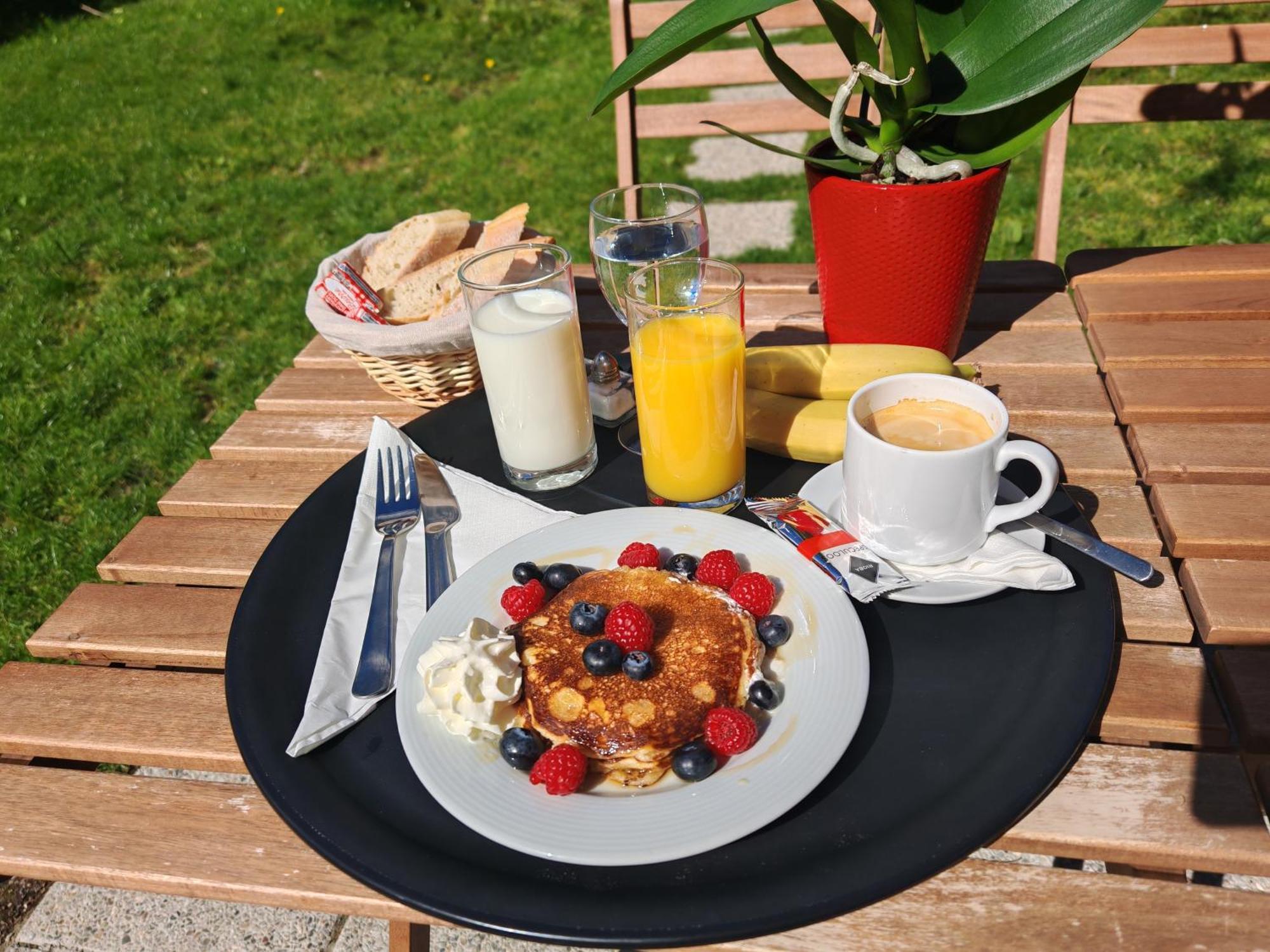 לינה וארוחת בוקר בורדו Le Jardin Cafe מראה חיצוני תמונה